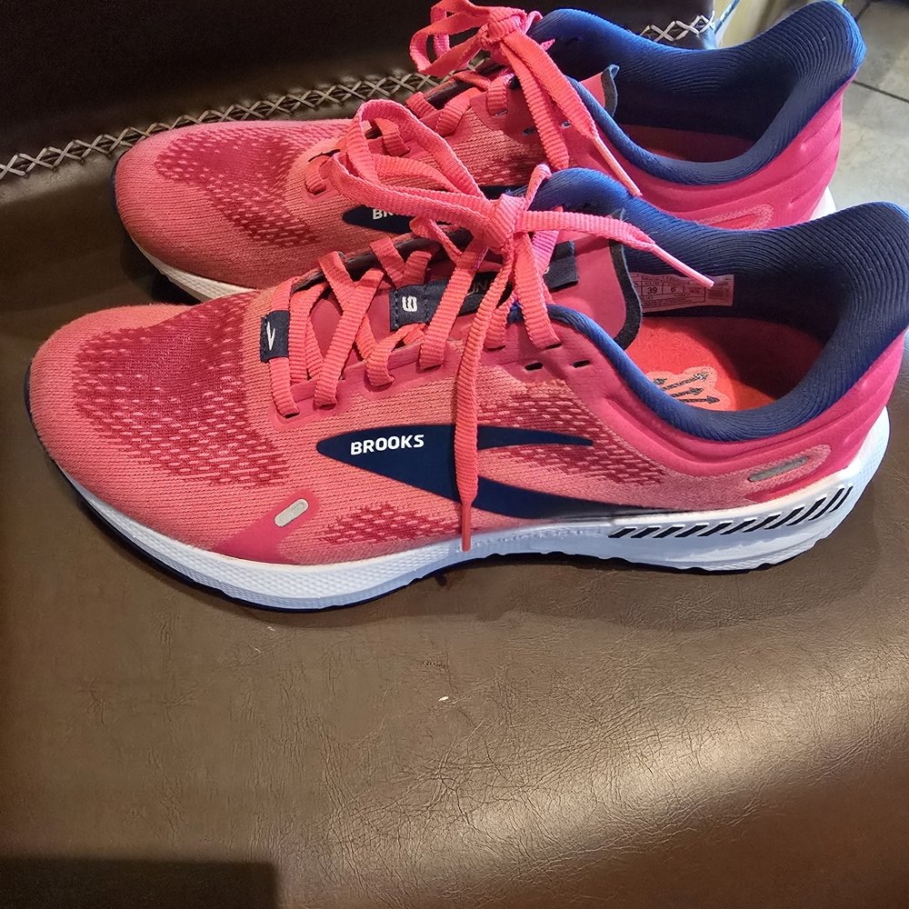 Brooks Women's Pink and Navy Running Shoes - Picture 2 of 8